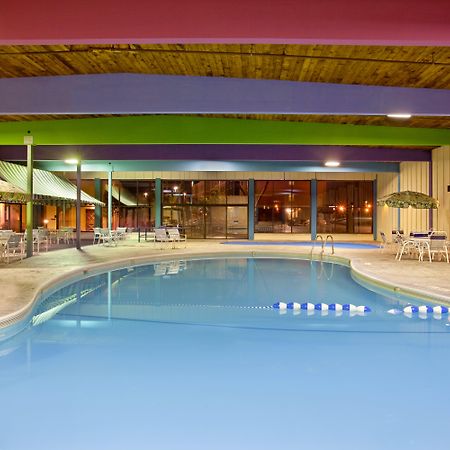 Holiday Inn Rockford By Ihg Exteriör bild
