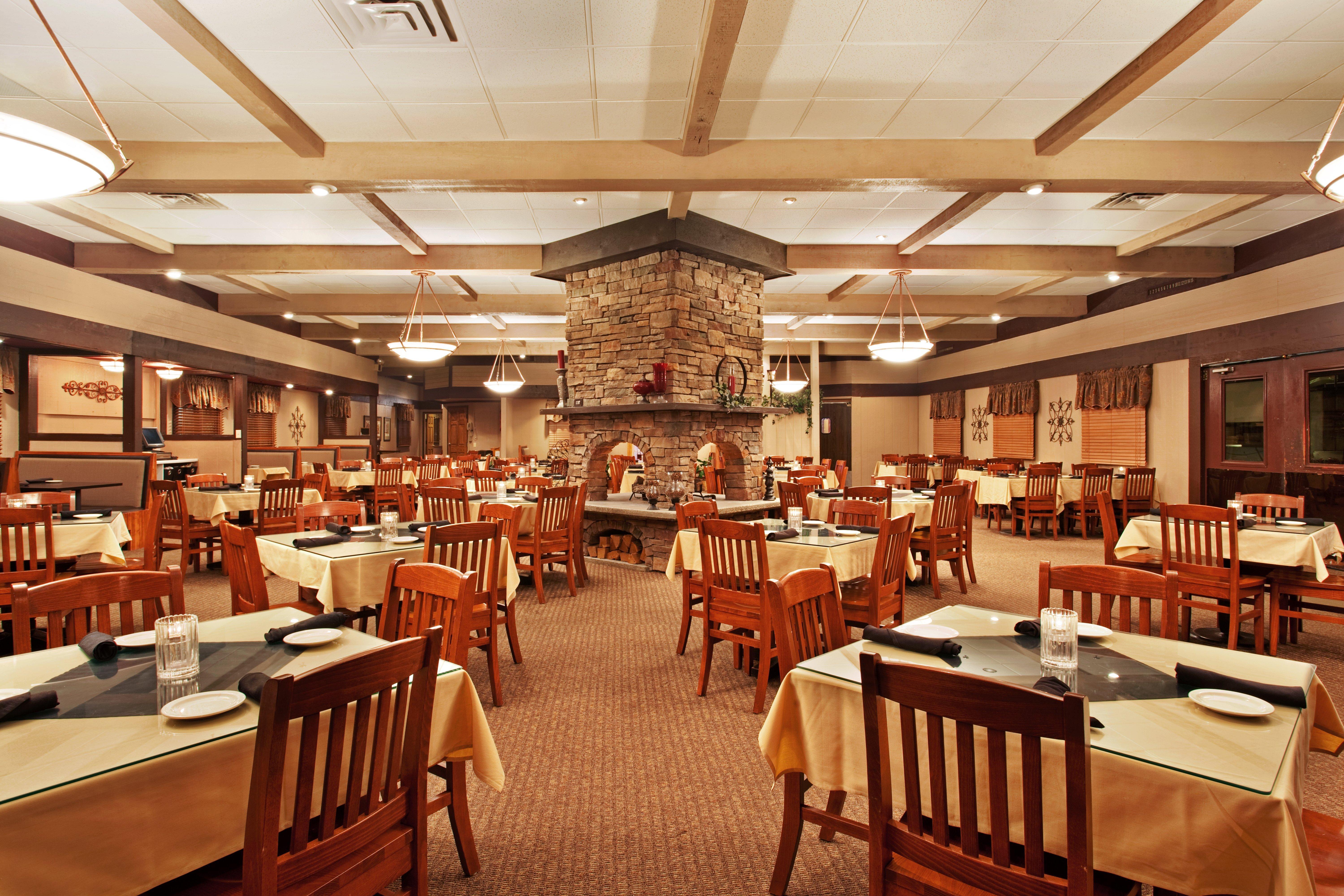 Holiday Inn Rockford By Ihg Exteriör bild
